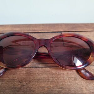 Mary Mcfadden glasses frame